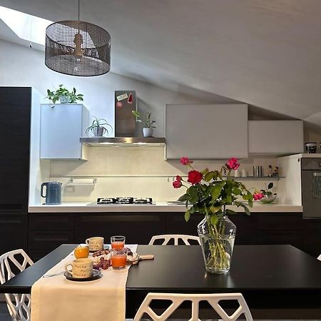 Elegante Appartamento Privato In Palazzo Storico Del XVIII - Pieno Centro นิโกเซีย ภายนอก รูปภาพ