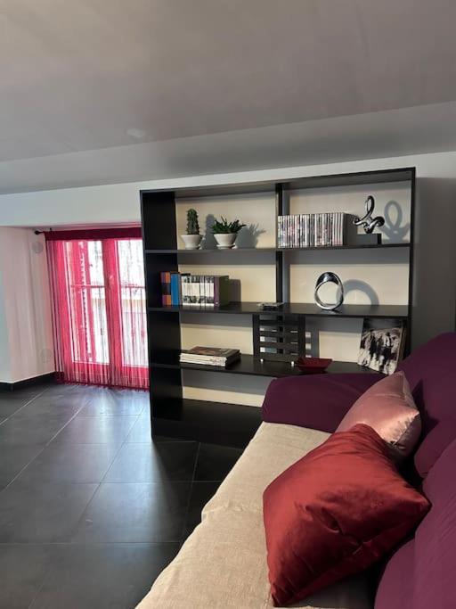 Elegante Appartamento Privato In Palazzo Storico Del XVIII - Pieno Centro นิโกเซีย ภายนอก รูปภาพ