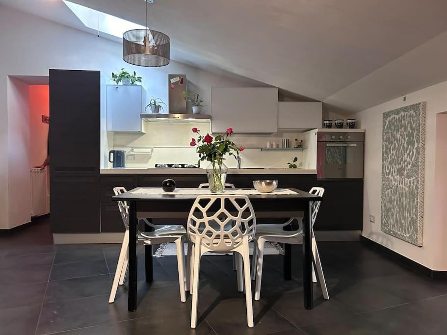 Elegante Appartamento Privato In Palazzo Storico Del XVIII - Pieno Centro นิโกเซีย ภายนอก รูปภาพ