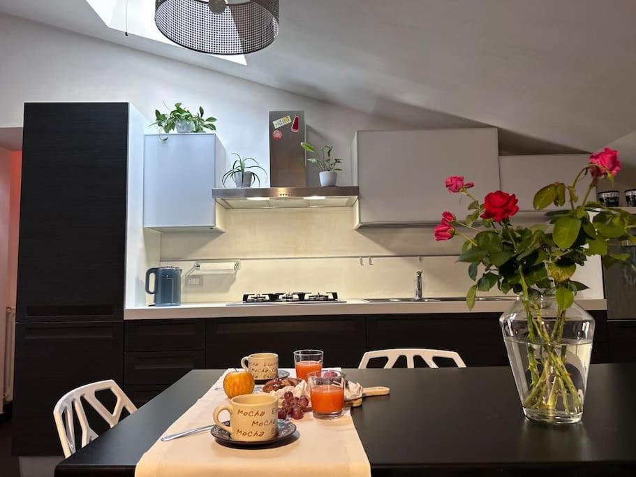 Elegante Appartamento Privato In Palazzo Storico Del XVIII - Pieno Centro นิโกเซีย ภายนอก รูปภาพ