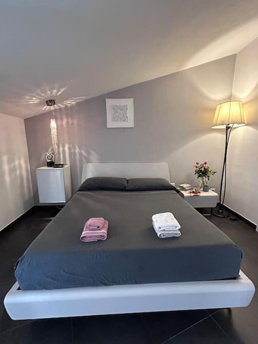 Elegante Appartamento Privato In Palazzo Storico Del XVIII - Pieno Centro นิโกเซีย ภายนอก รูปภาพ