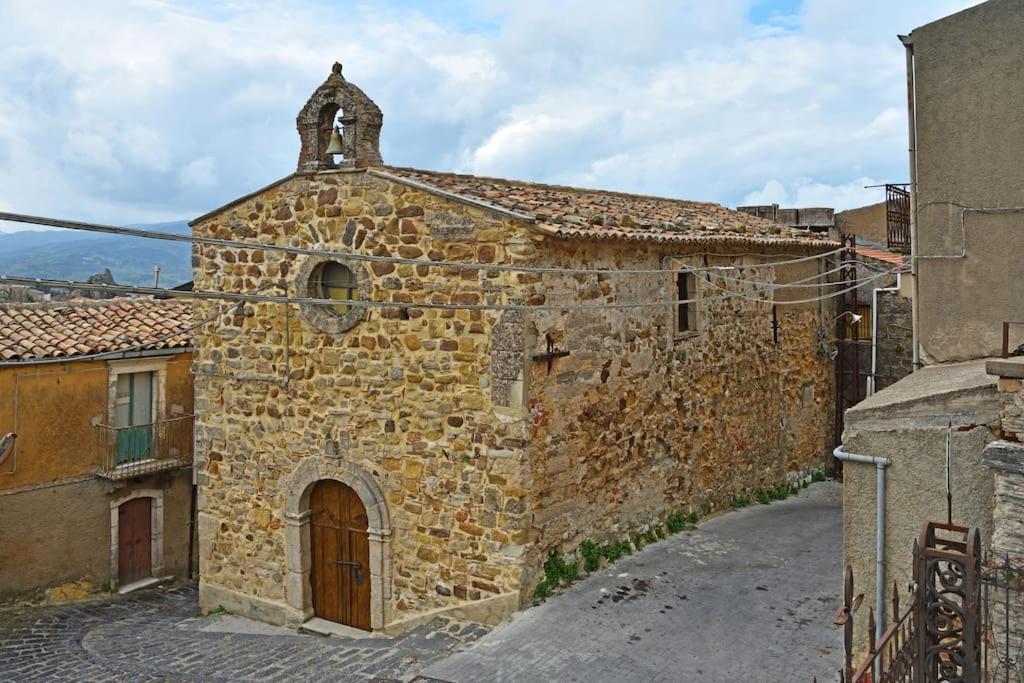 Elegante Appartamento Privato In Palazzo Storico Del XVIII - Pieno Centro นิโกเซีย ภายนอก รูปภาพ