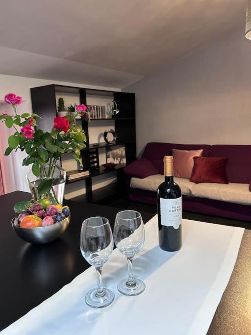 Elegante Appartamento Privato In Palazzo Storico Del XVIII - Pieno Centro นิโกเซีย ภายนอก รูปภาพ