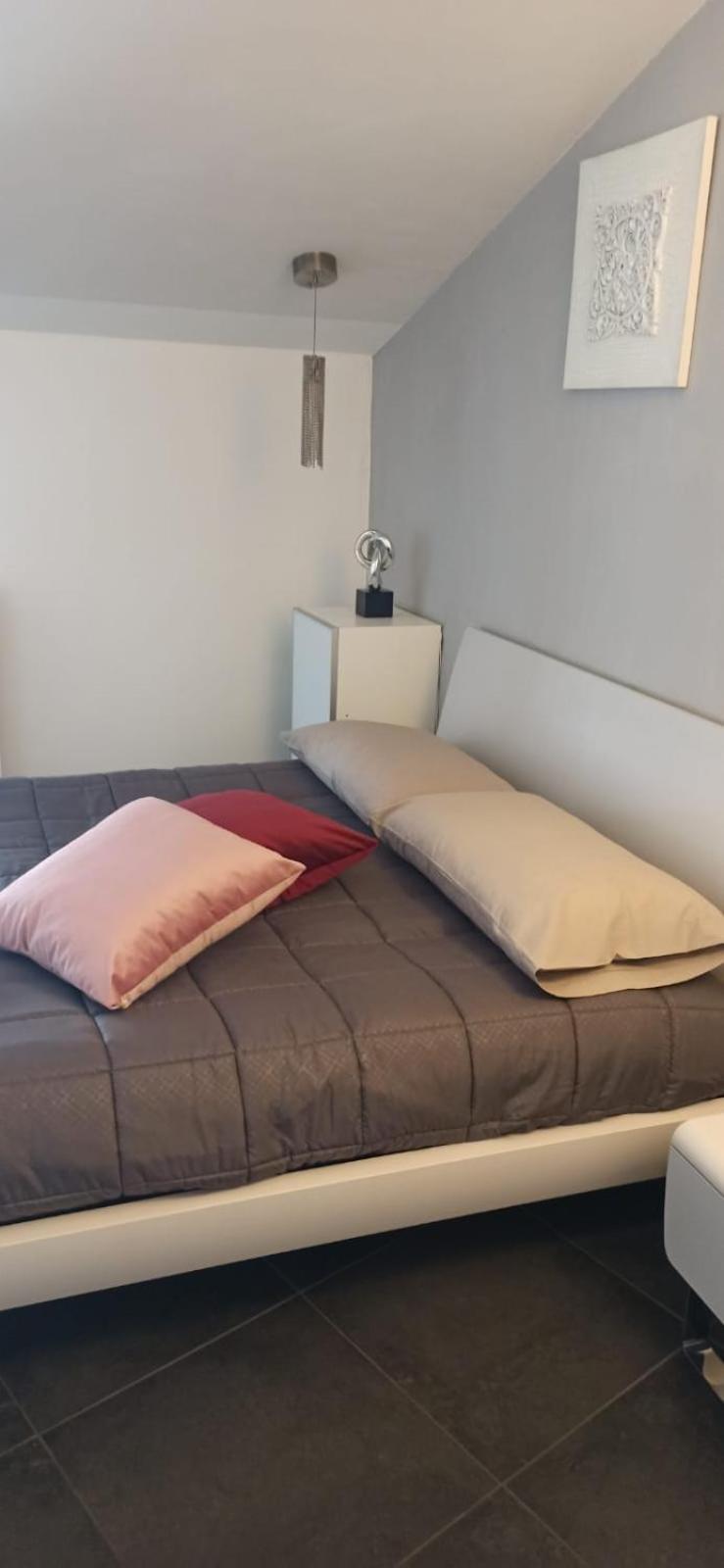 Elegante Appartamento Privato In Palazzo Storico Del XVIII - Pieno Centro นิโกเซีย ภายนอก รูปภาพ